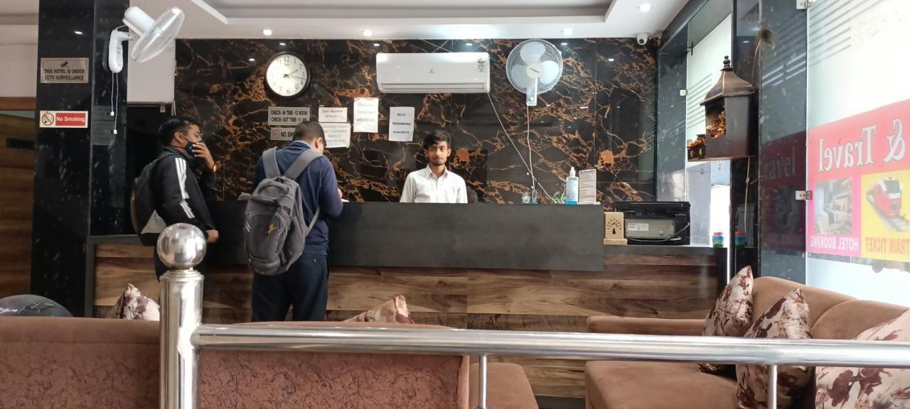 Hotel Ivy Plaza Luxury Új-Delhi Kültér fotó