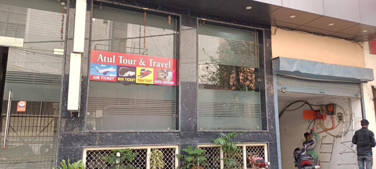 Hotel Ivy Plaza Luxury Új-Delhi Kültér fotó