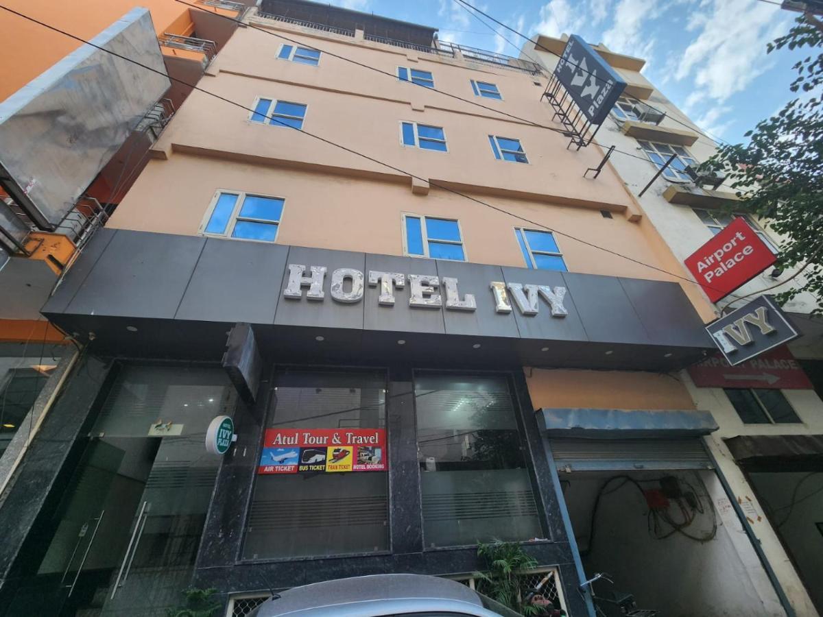 Hotel Ivy Plaza Luxury Új-Delhi Kültér fotó