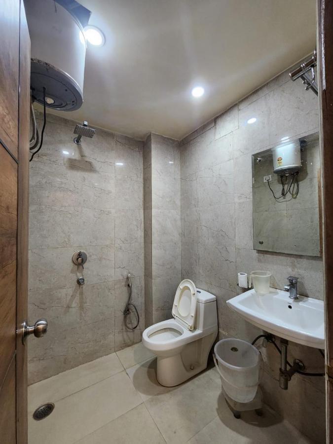 Hotel Ivy Plaza Luxury Új-Delhi Kültér fotó