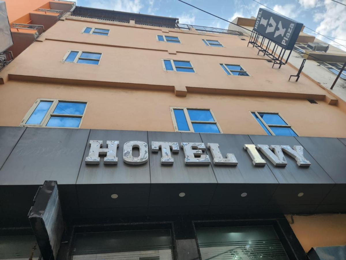 Hotel Ivy Plaza Luxury Új-Delhi Kültér fotó